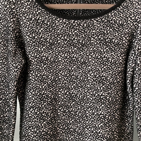 MED•ANTHROPOLOGIE•MOTH•B&W BEAUTIFULLY TEXTURED KNIT SWEATER• - Picture 4 of 8